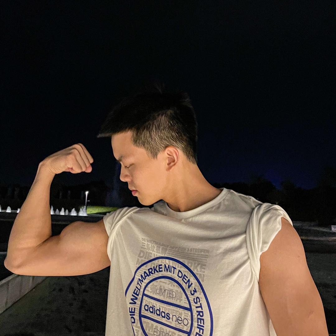 爱健身的小民