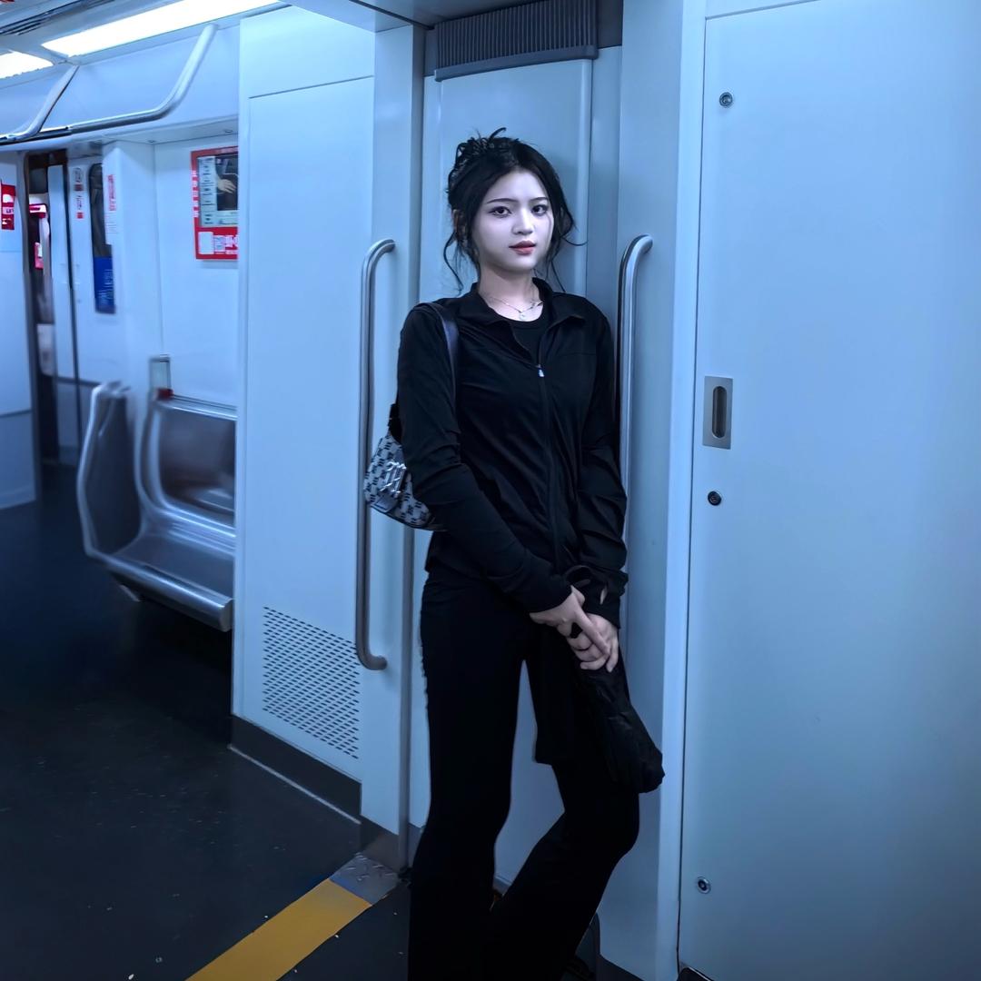 贝贝～（女色影师）📷