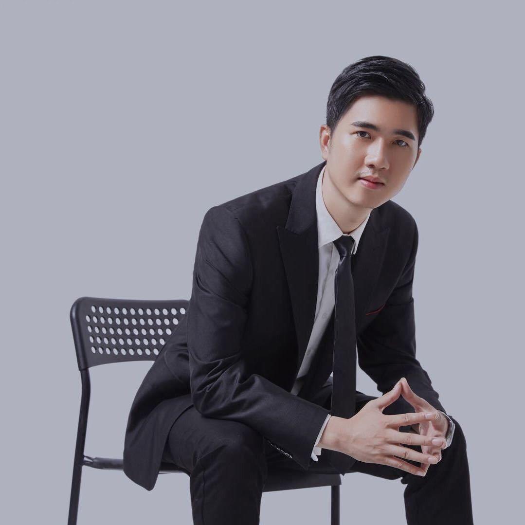何俊杰(华浔设计总监）