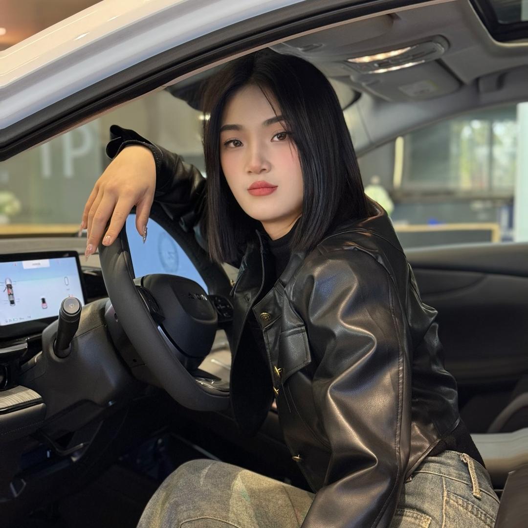 纯电车-小林娜🦄