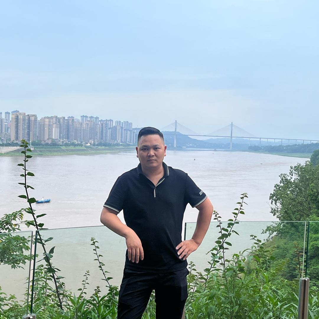 泸州嘉龙美业胡兵