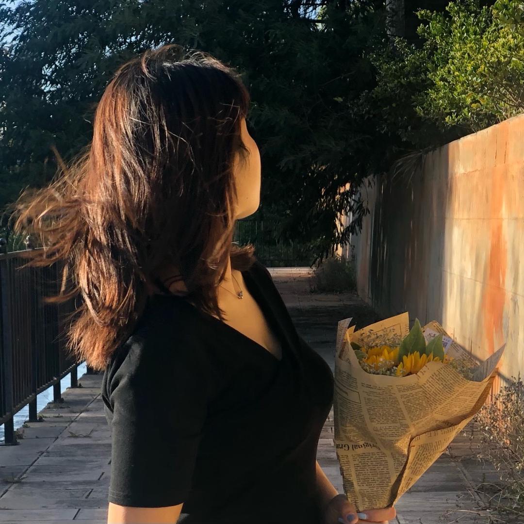 新柔今天穿什么