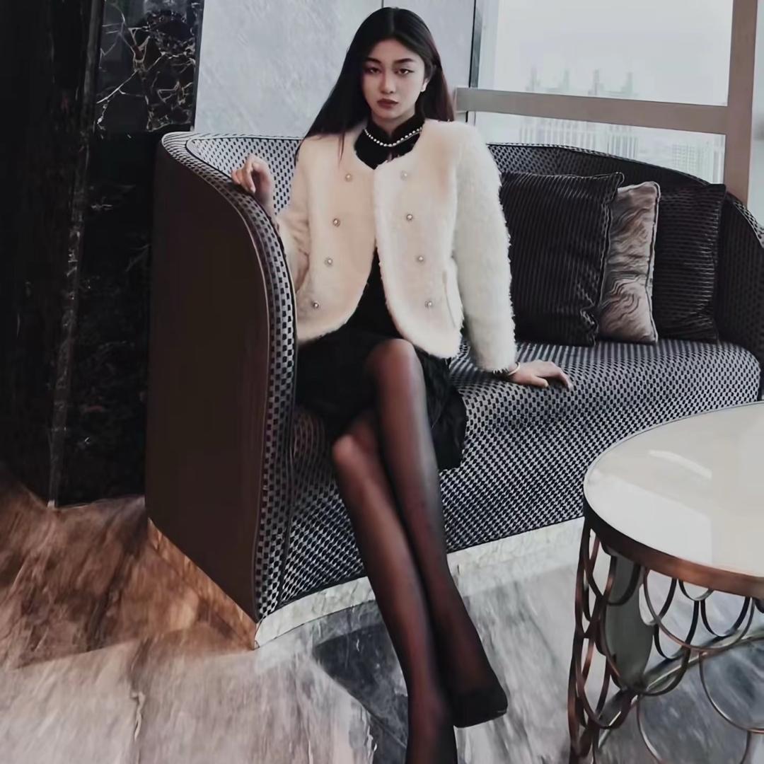 钮钴禄·多米..