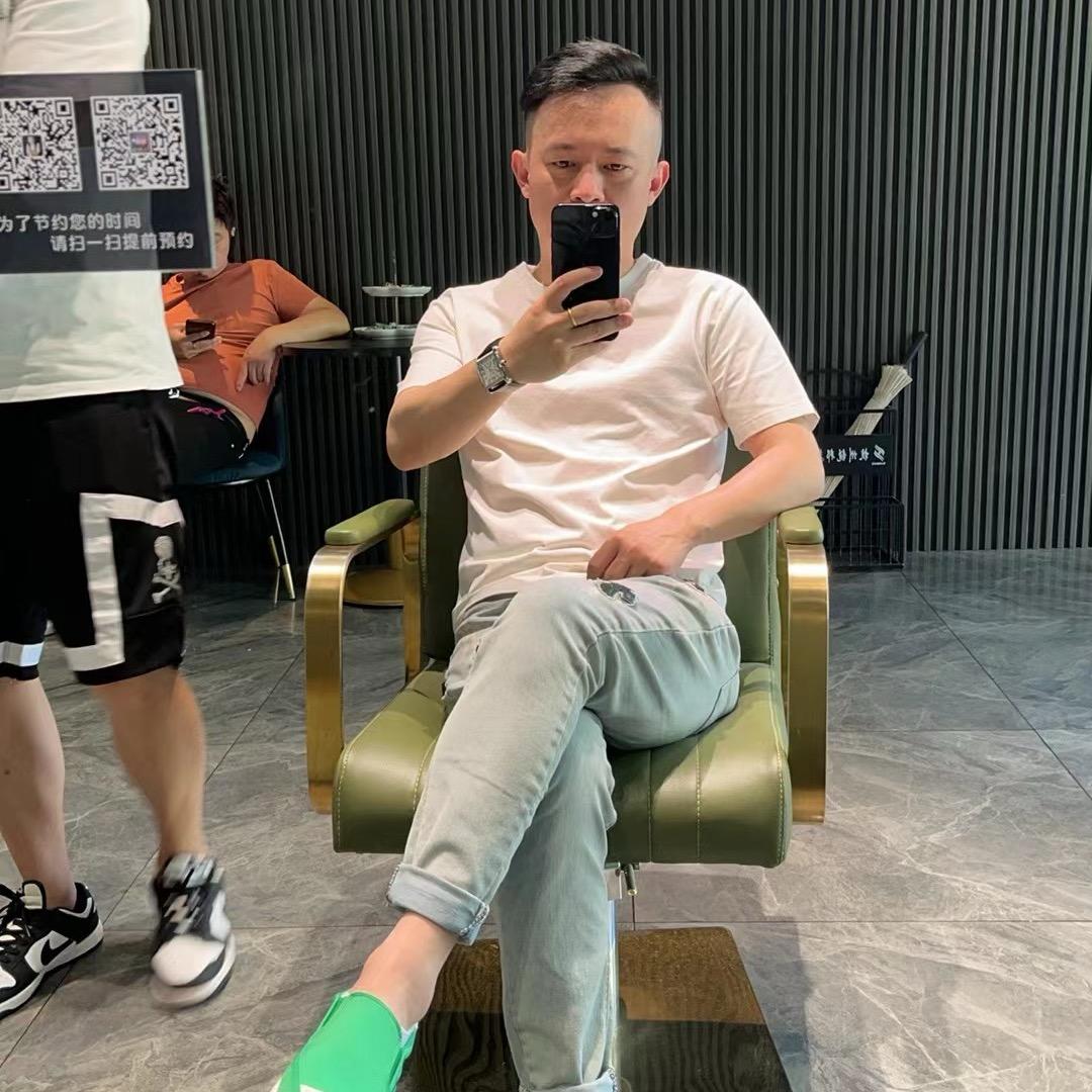 少说话.