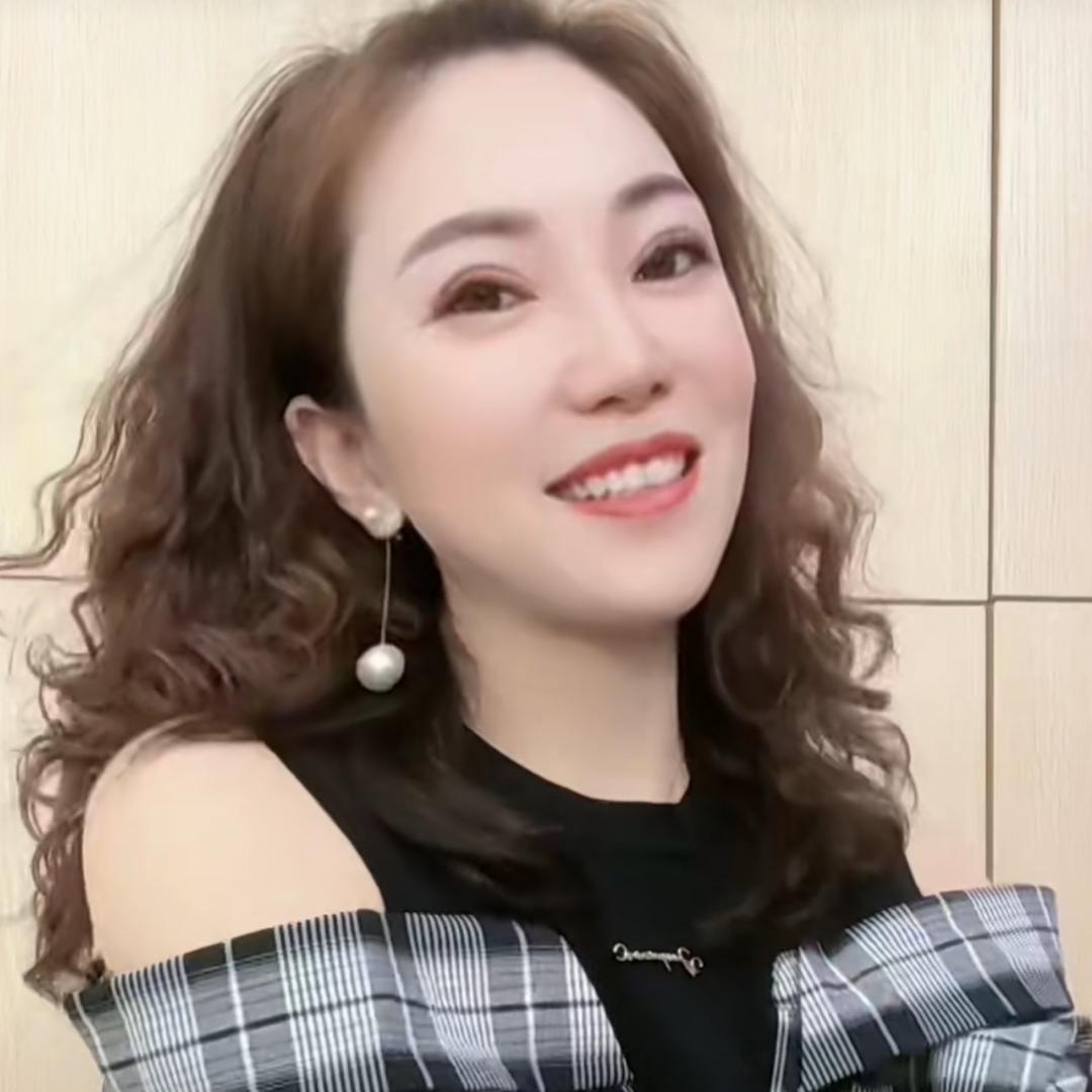 慧芳服装穿搭