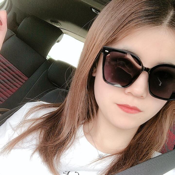 H。
