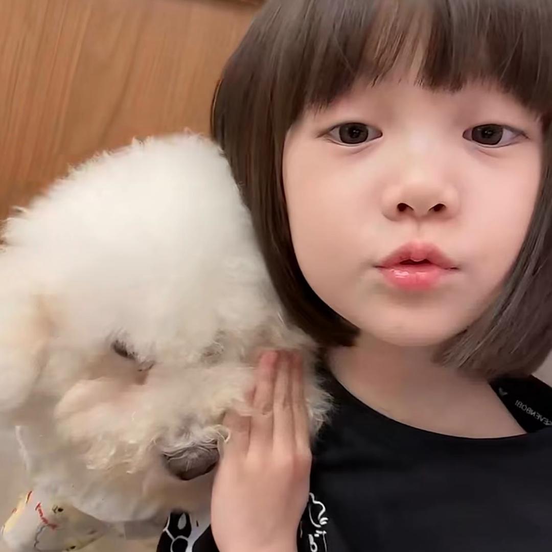 养只猫名为六月、