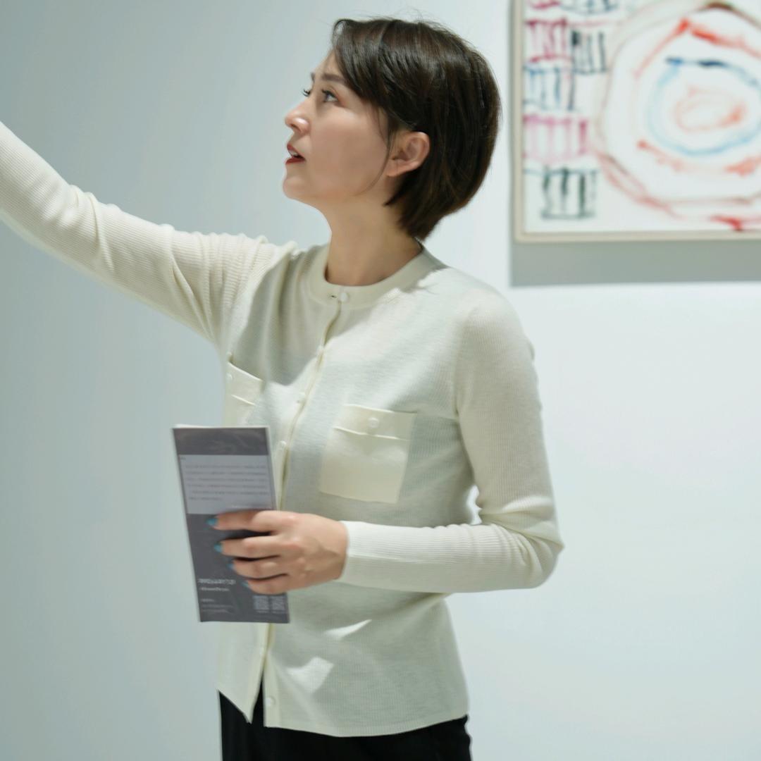 川白女装 老板娘