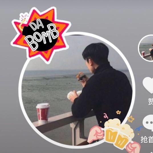 @小何