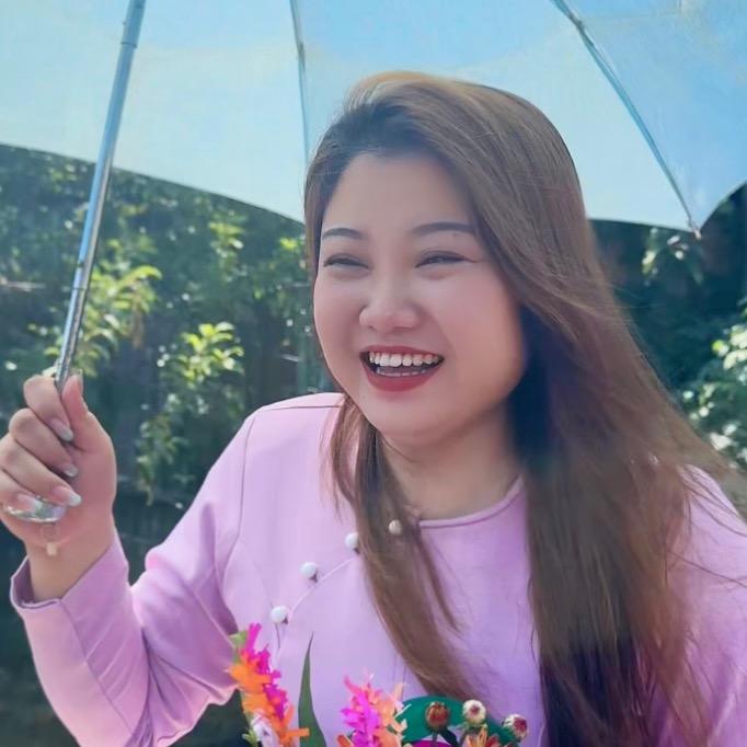 小小荣🛍🛍🛍