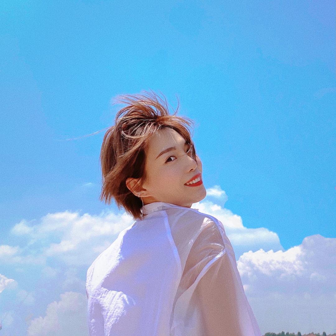 熹熹|她山之石crystal