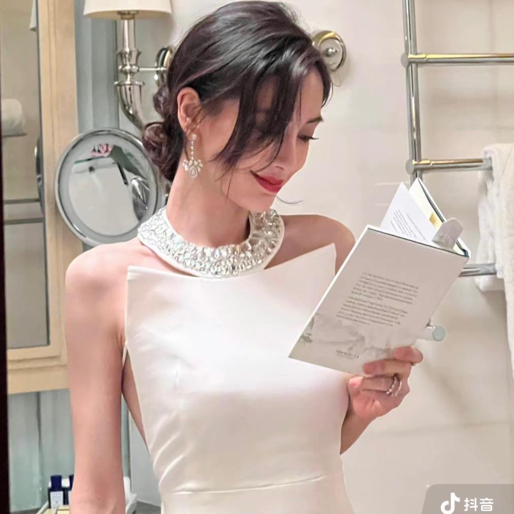 你好奇怪.