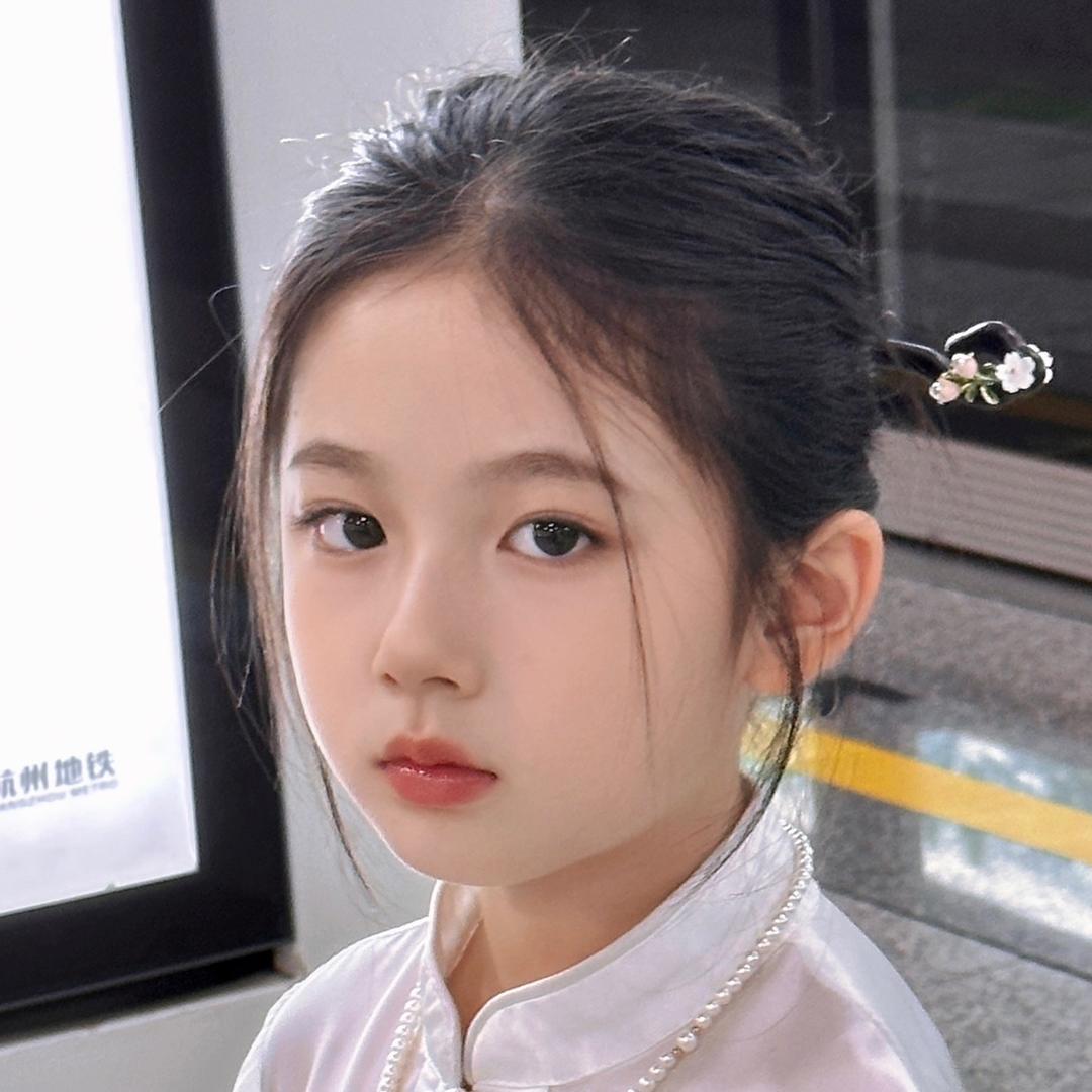 妮妮和小丸子