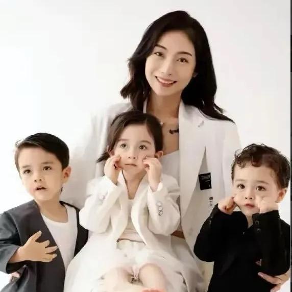 李雪珂好物推荐（混血三胞胎宝妈）