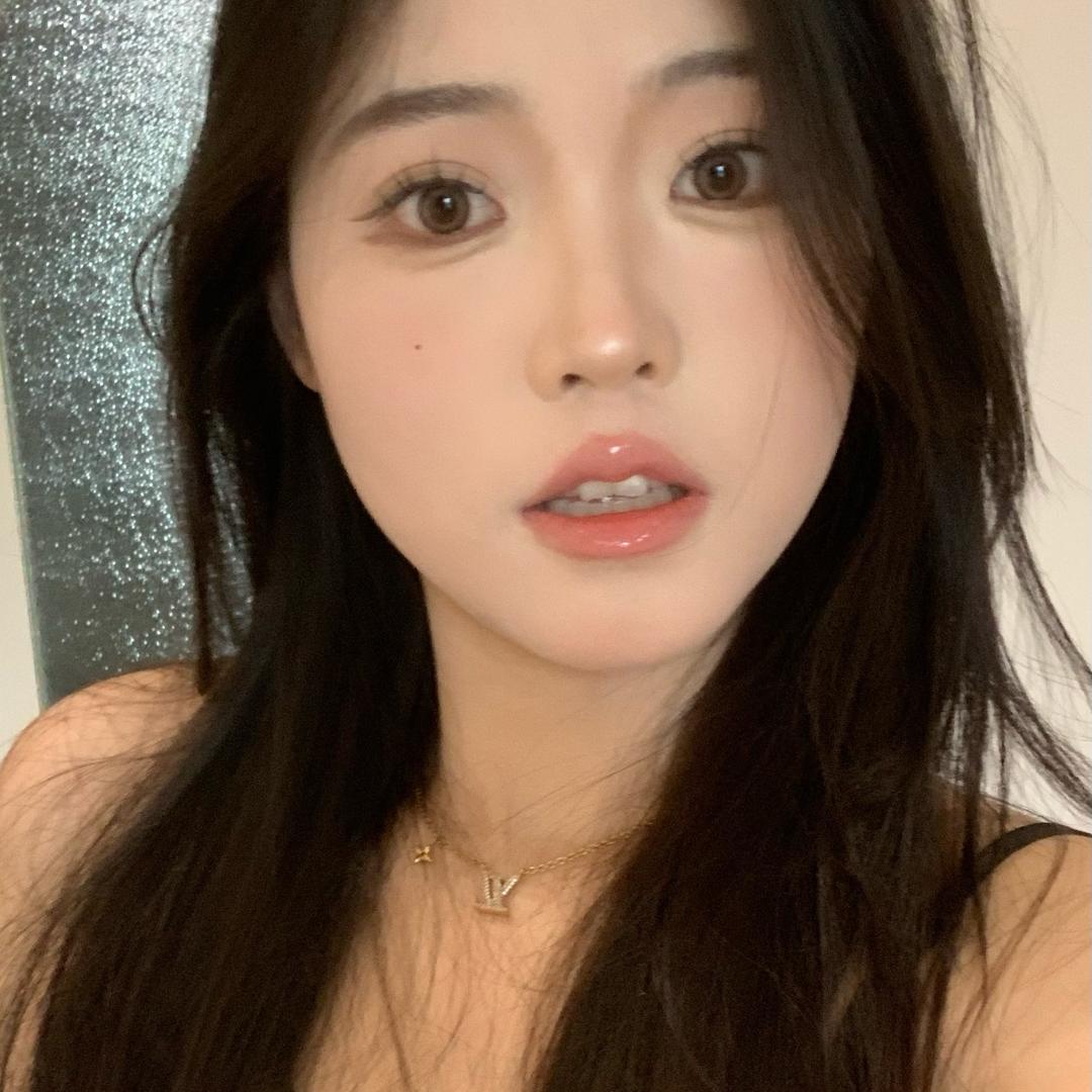 小黄漂亮又多金