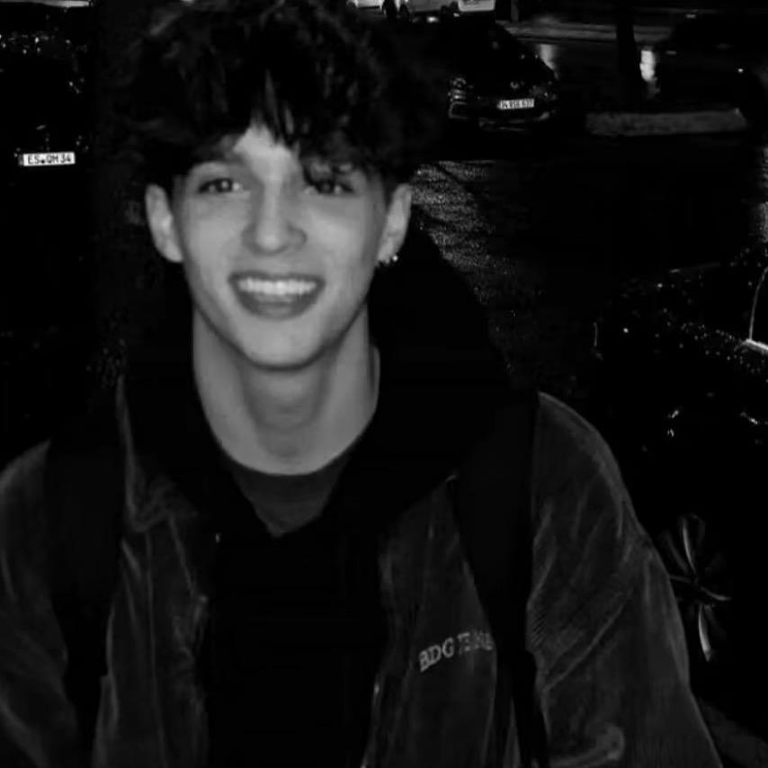 前任的背带裤🌤️