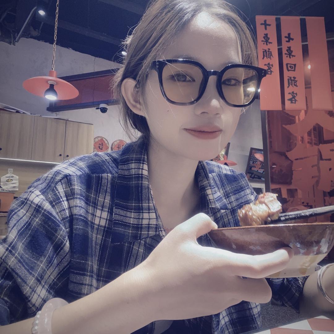 许思琦.