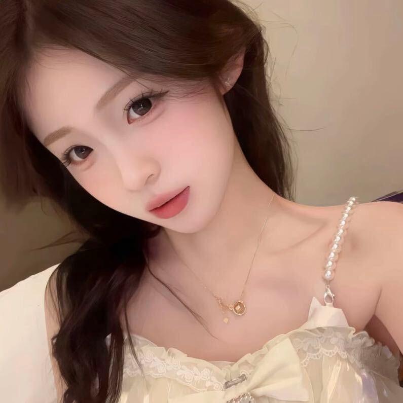 妍…