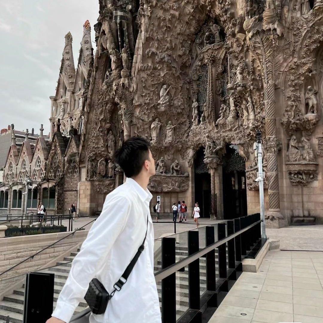 小鹏减龄发型设计