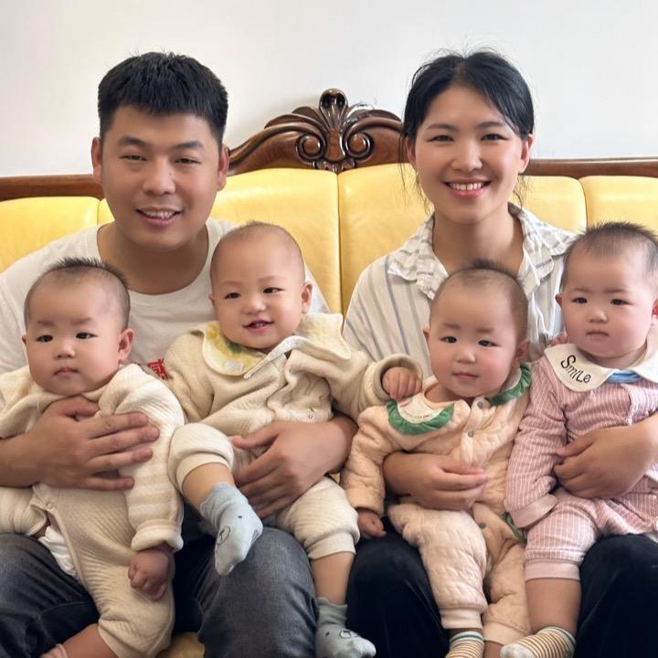 一龙三凤四胞胎（擎淇舒婳）@抖音