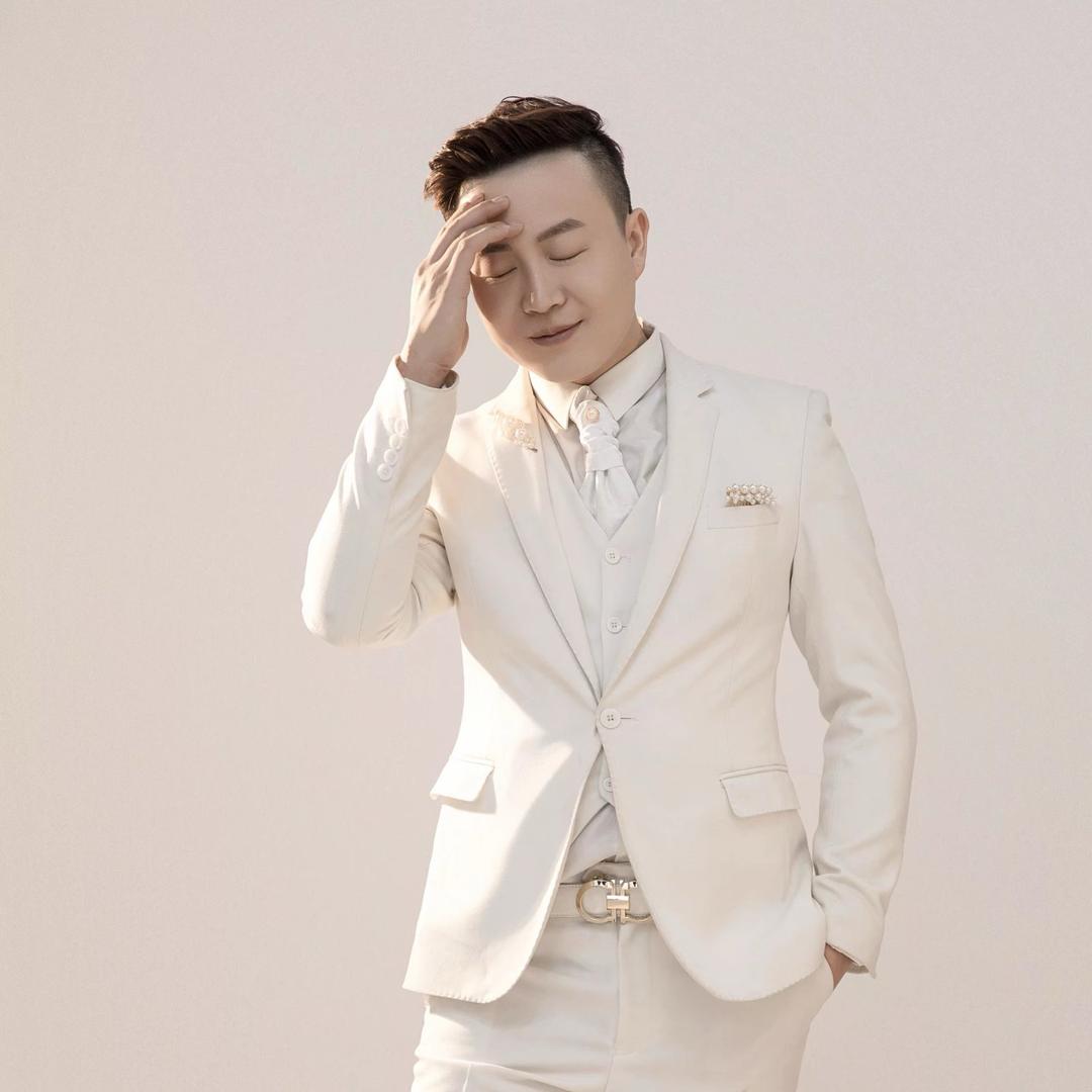 白哥小姨子