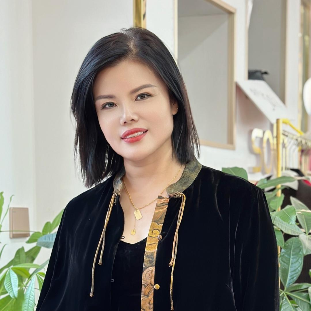 荥阳爱妮名品女装（小小号）