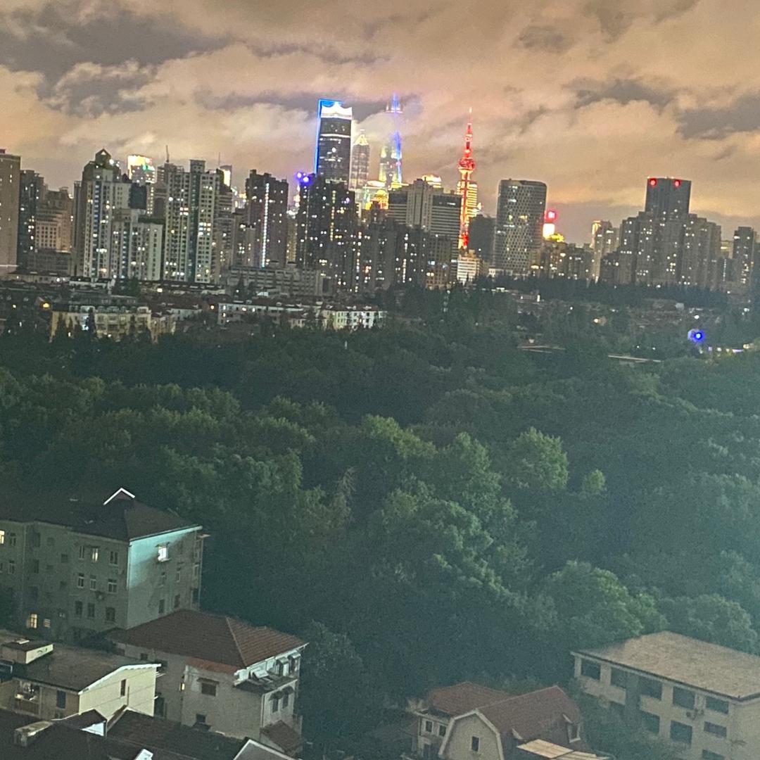 听着秦腔拉着面