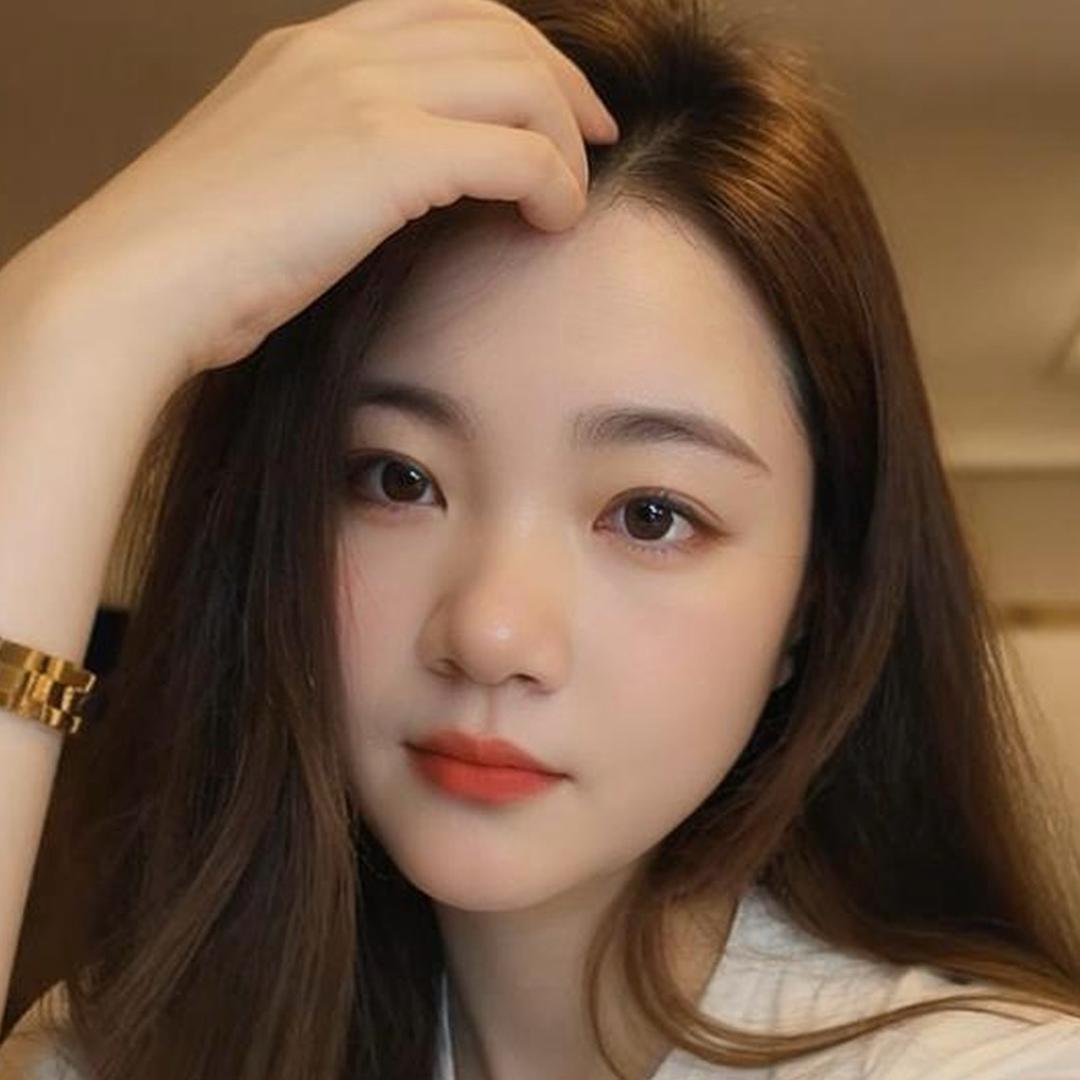 👧小小🎊