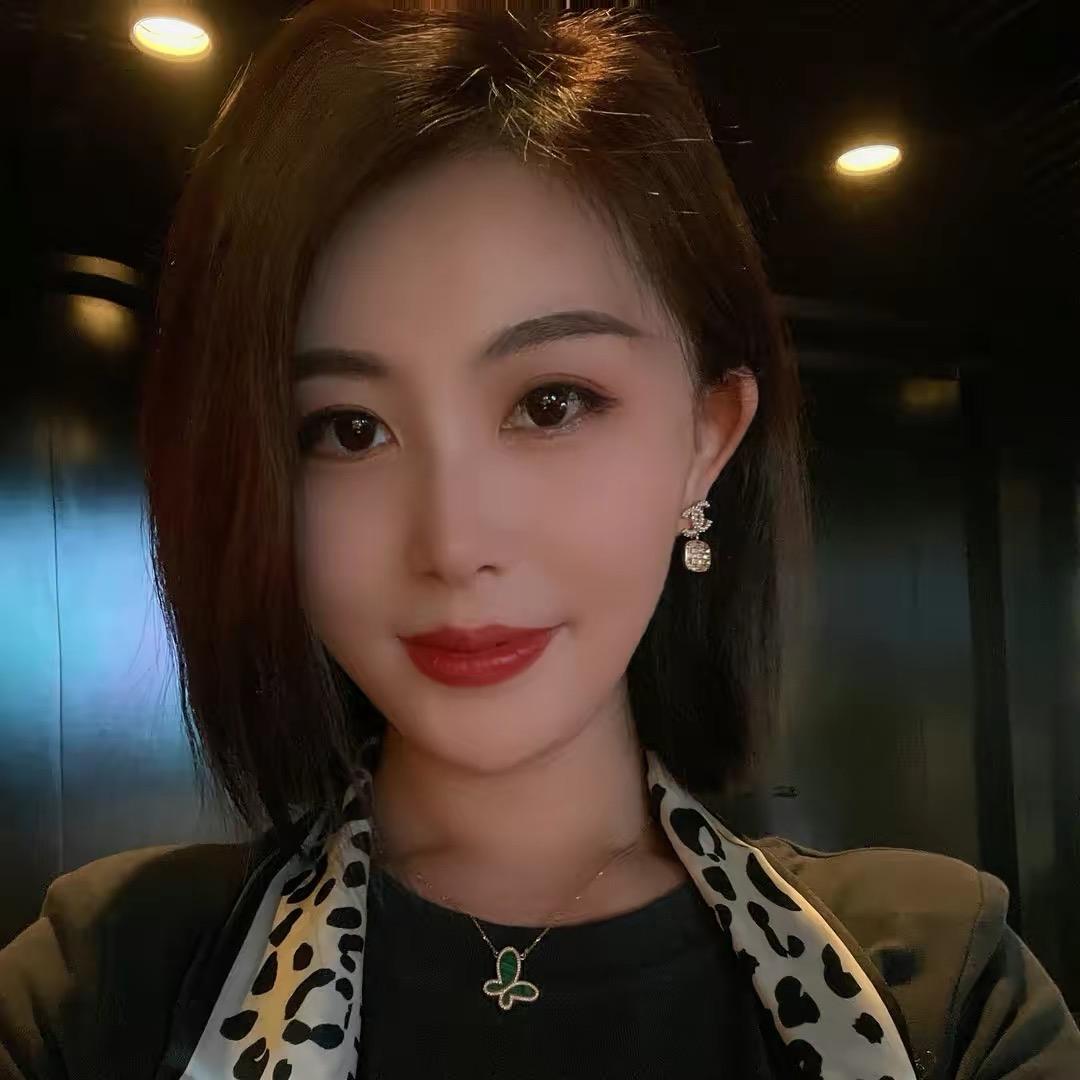 岳岳服饰