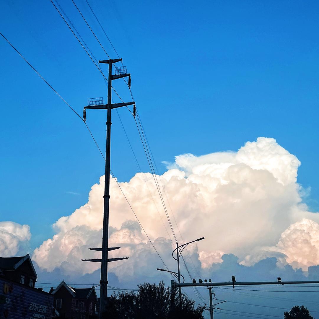 爱唱歌的小王😉