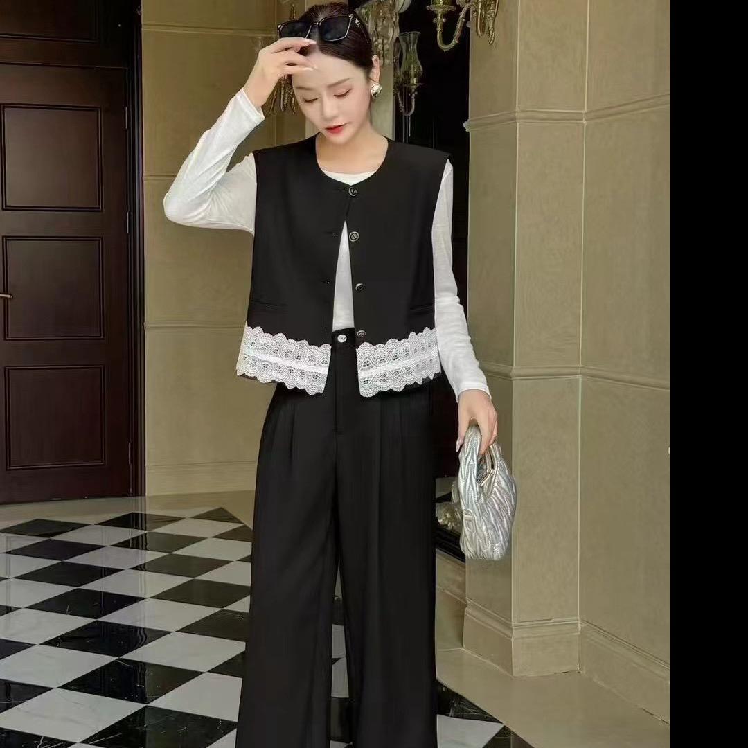 @刘武官素格轻奢女装集合店