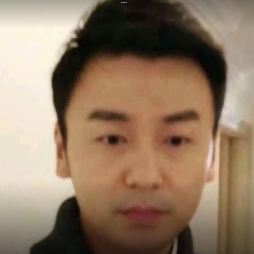 一朵风中摇曳的陈俊生