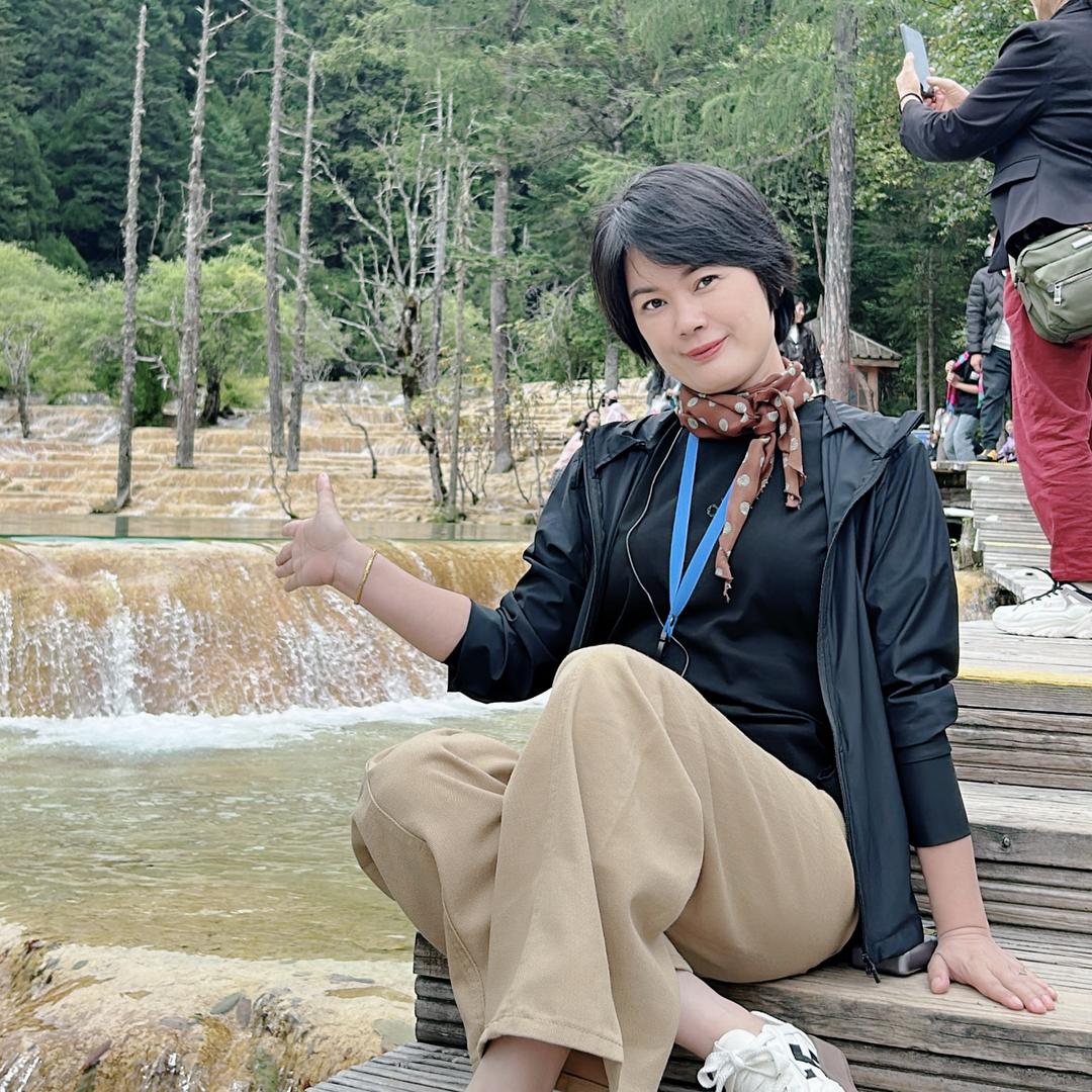 卡卡非凡服装
