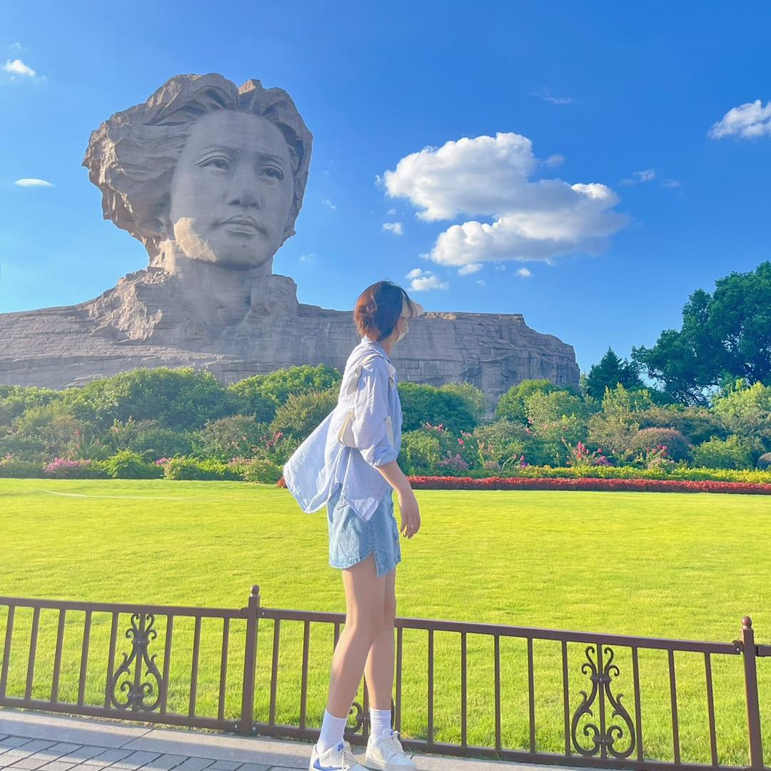 李瘦瘦.