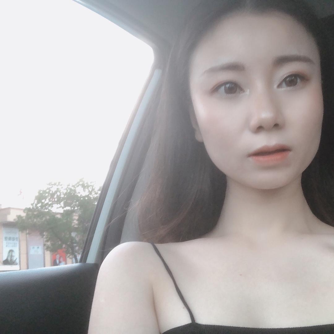 伊静雪、💋