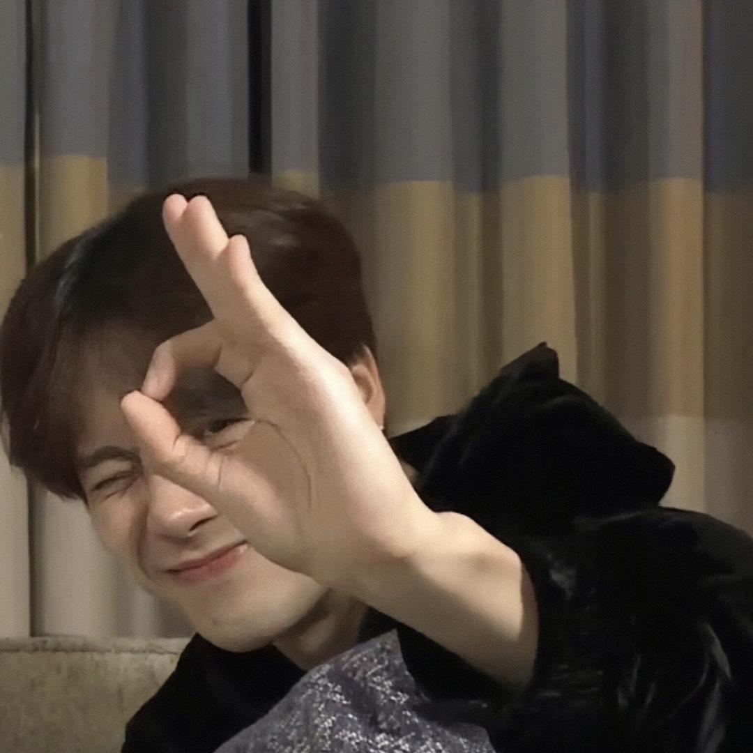 抑郁的双层吉士堡.