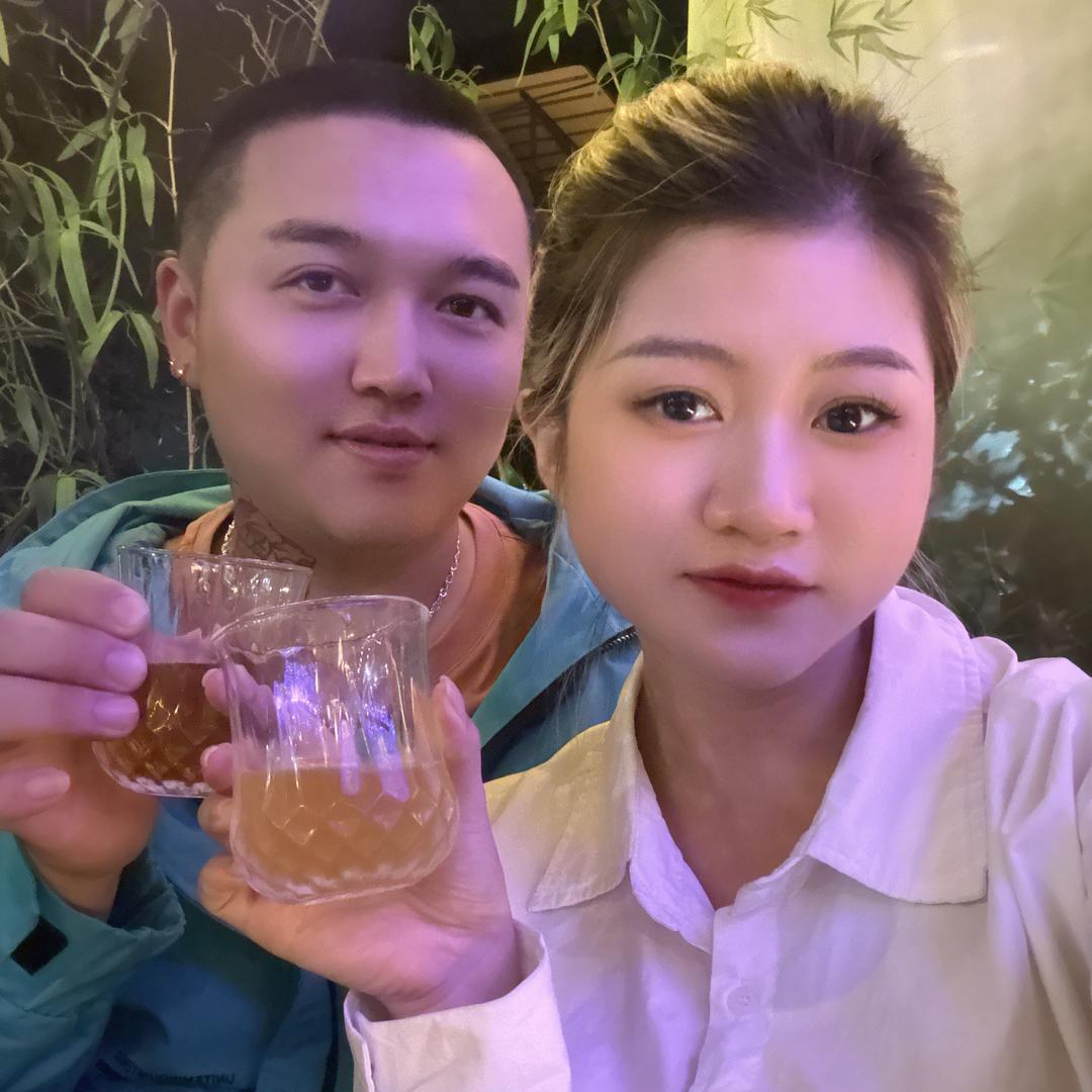 愉快哥金银(乐山店)