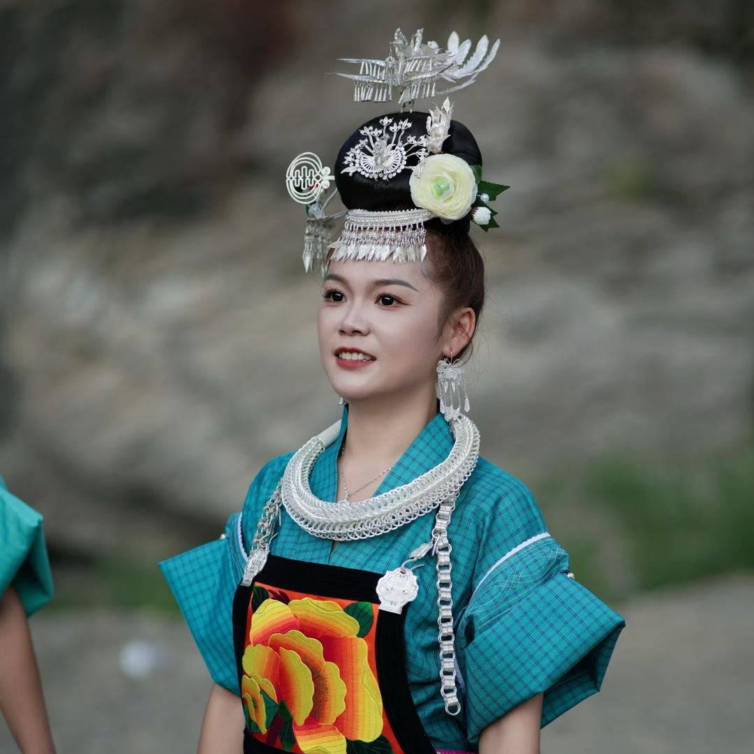 小绣娘  专业苗族刺绣（接单中）