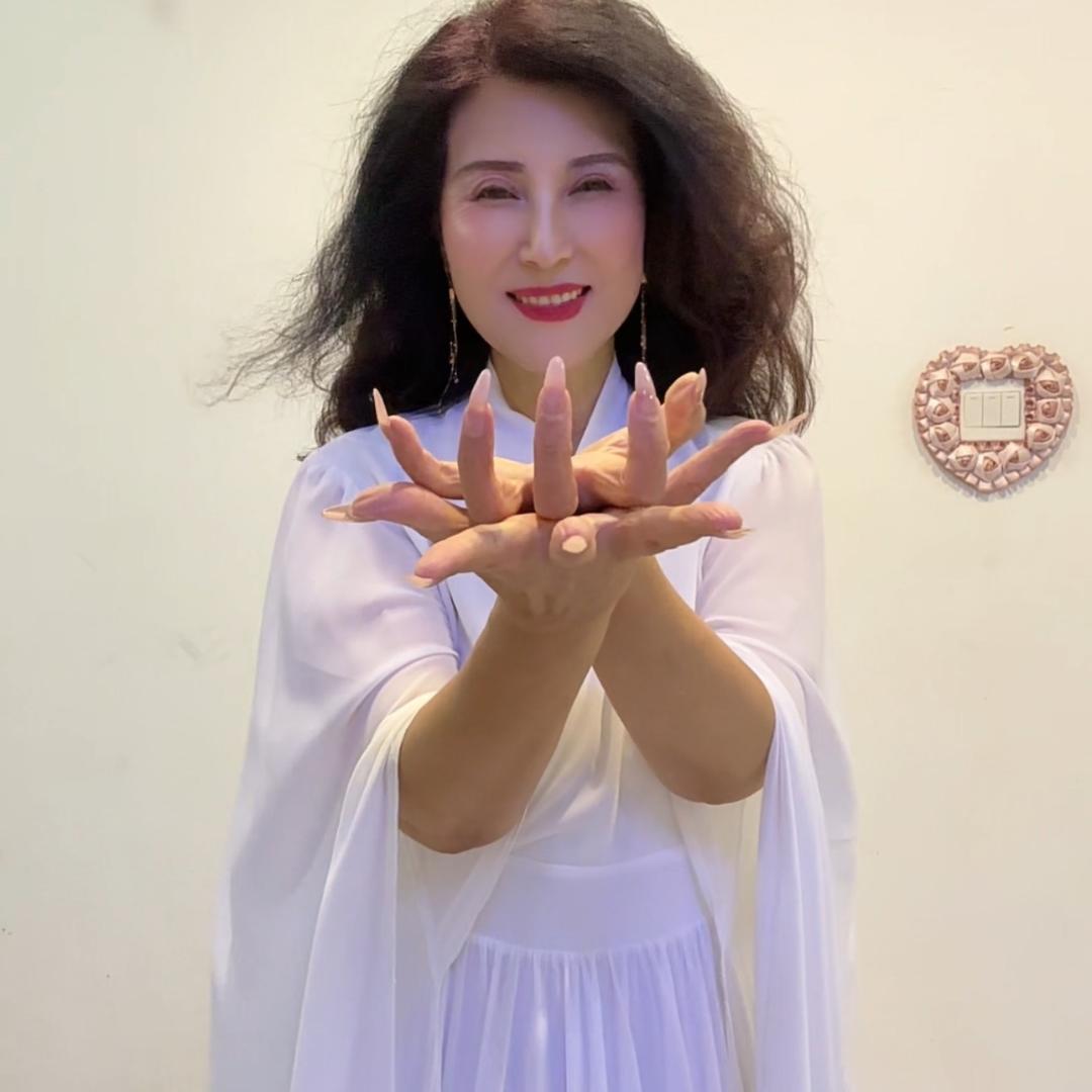 夜色阑珊 巜晚上7点半点直播》