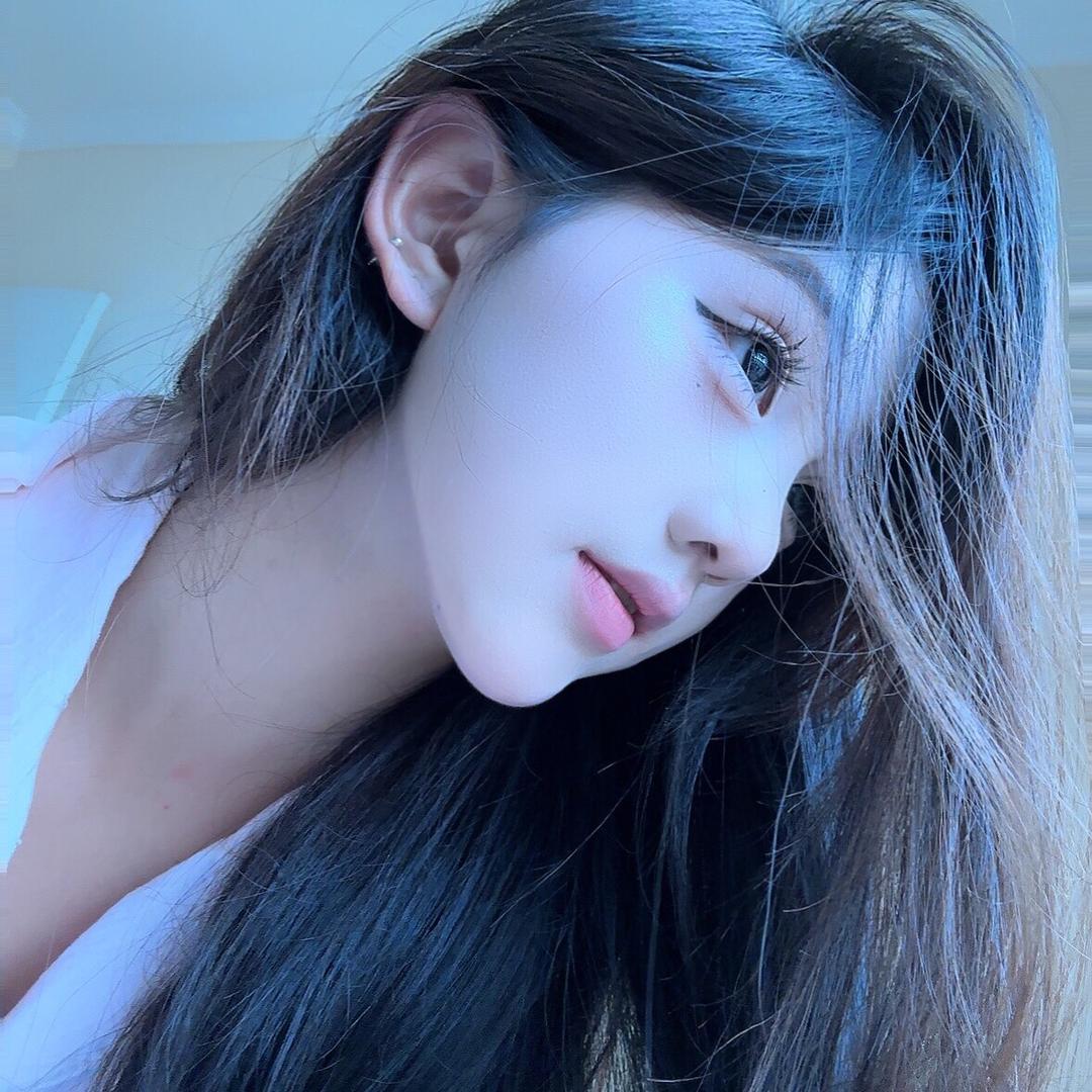 小静.权威