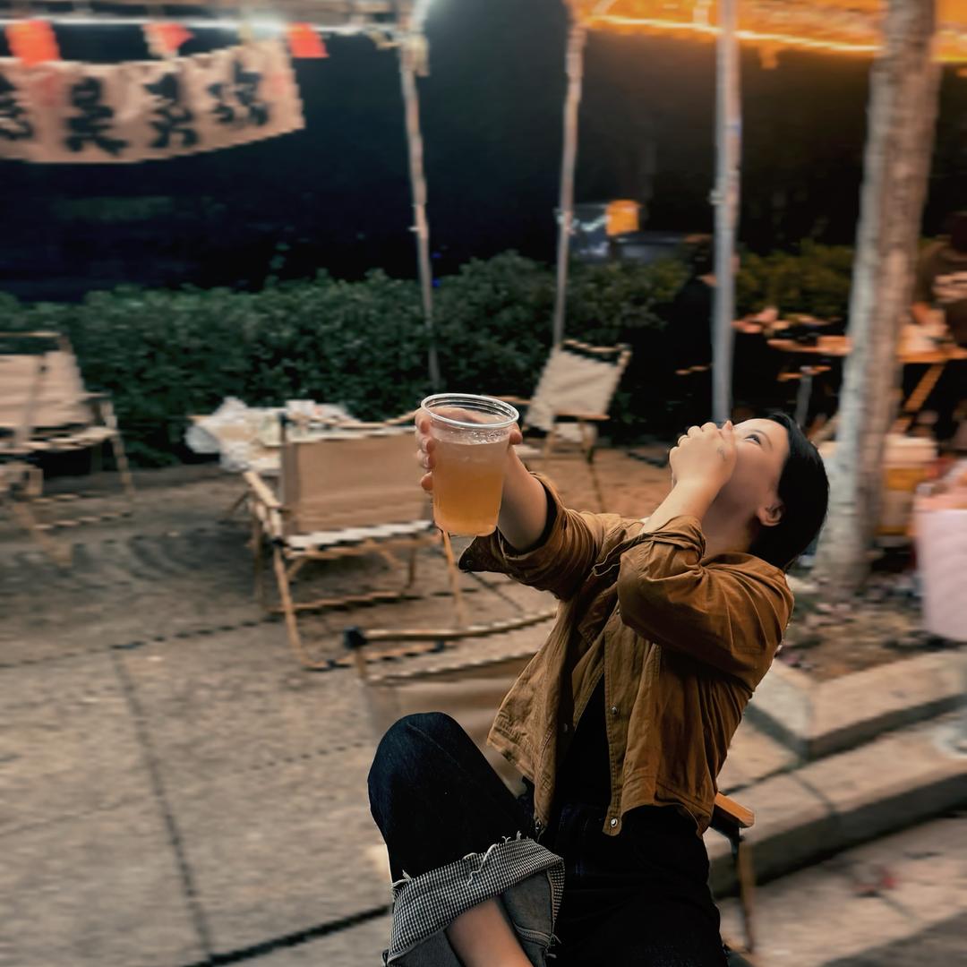 哼，，，，，哈