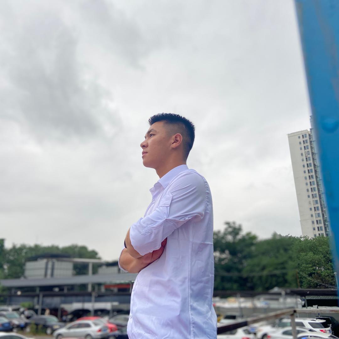 重庆宝轩名车（小龙哥）招销售