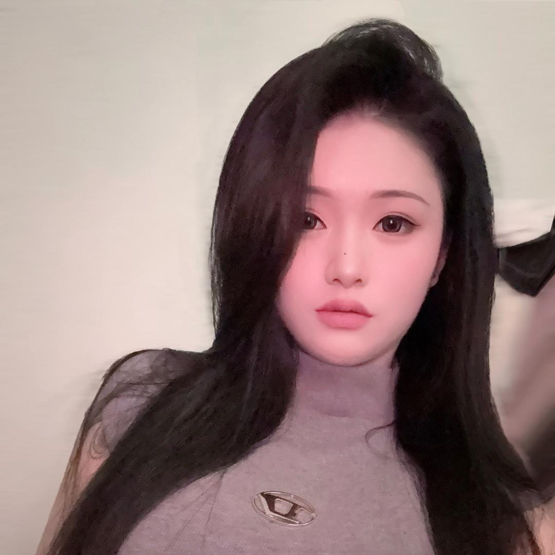 陈小念.