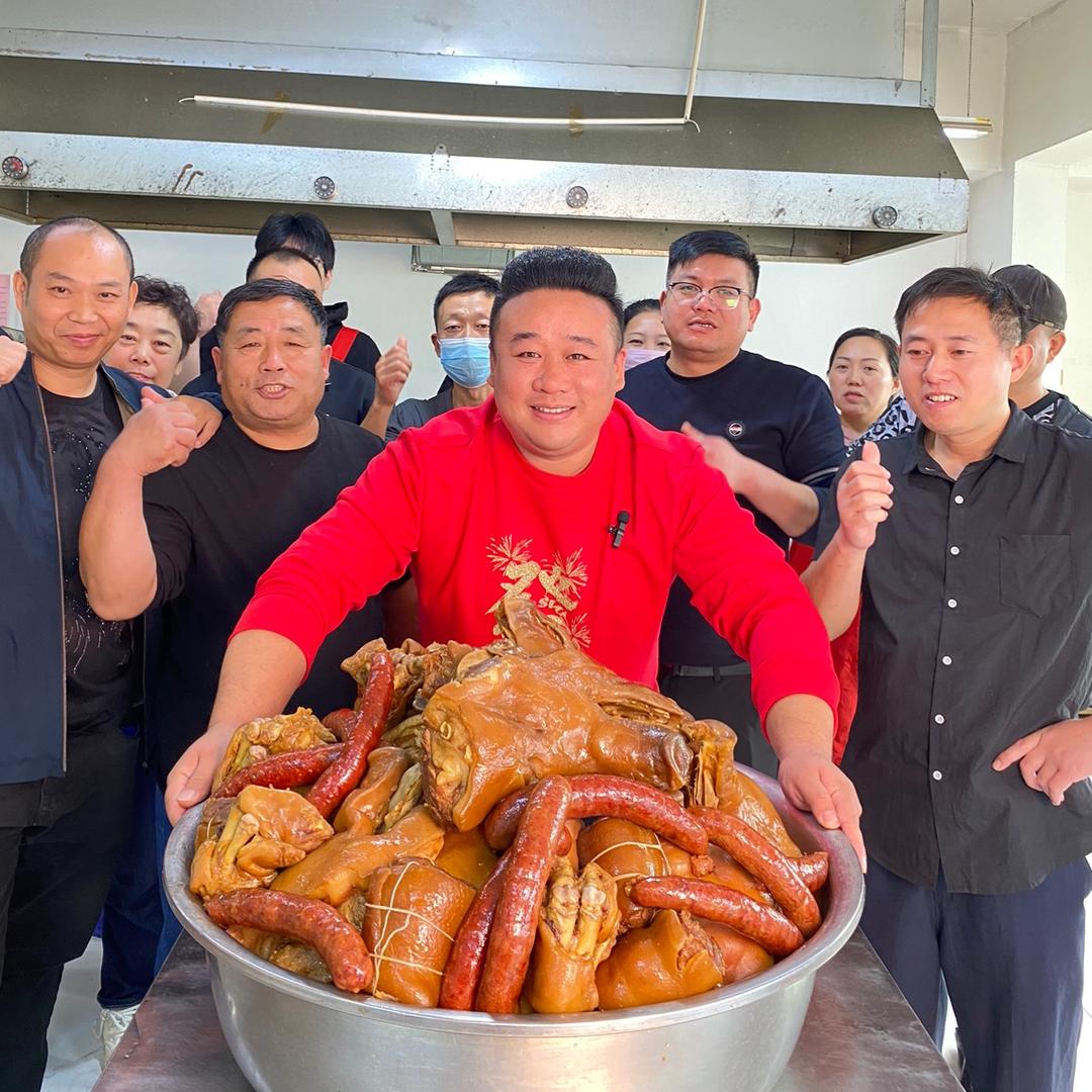 薛小胖-热卤猪头肉
