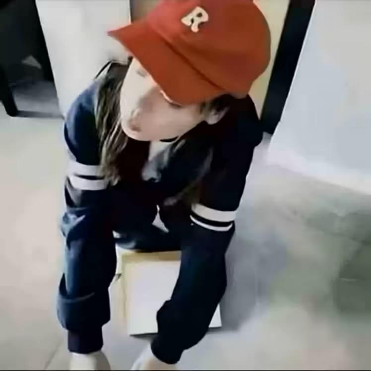 世界欠我一个爱.头像