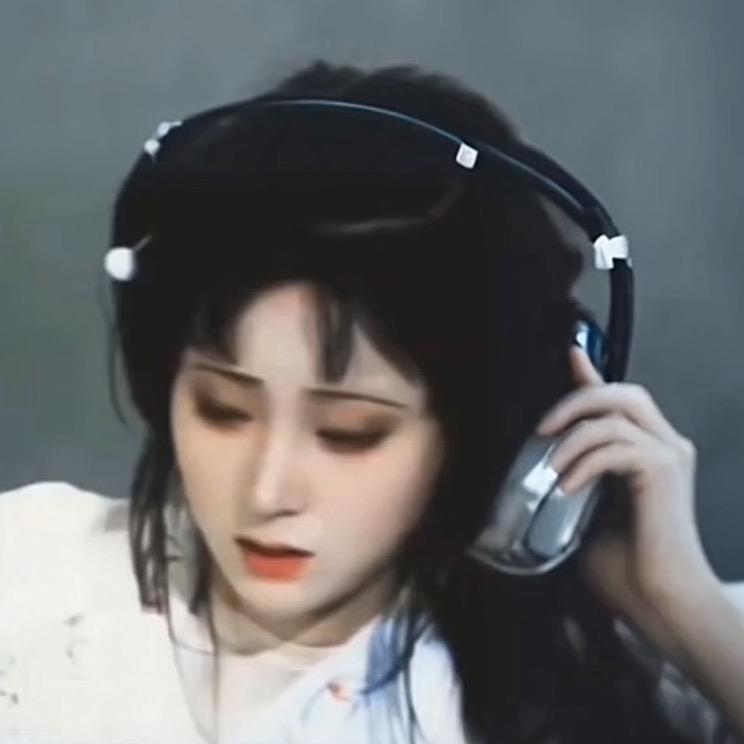 妮娜芙头像