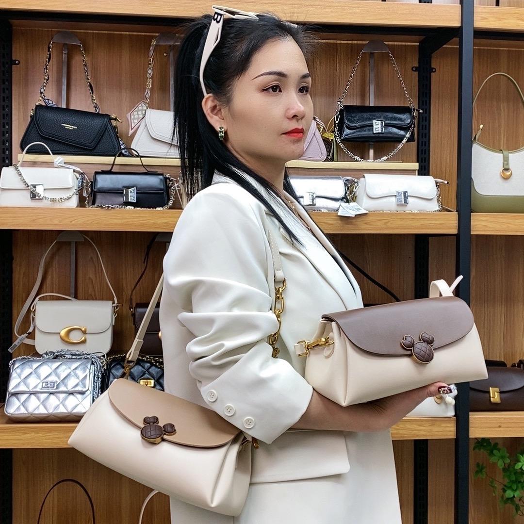 欣然家潮流女包的头像