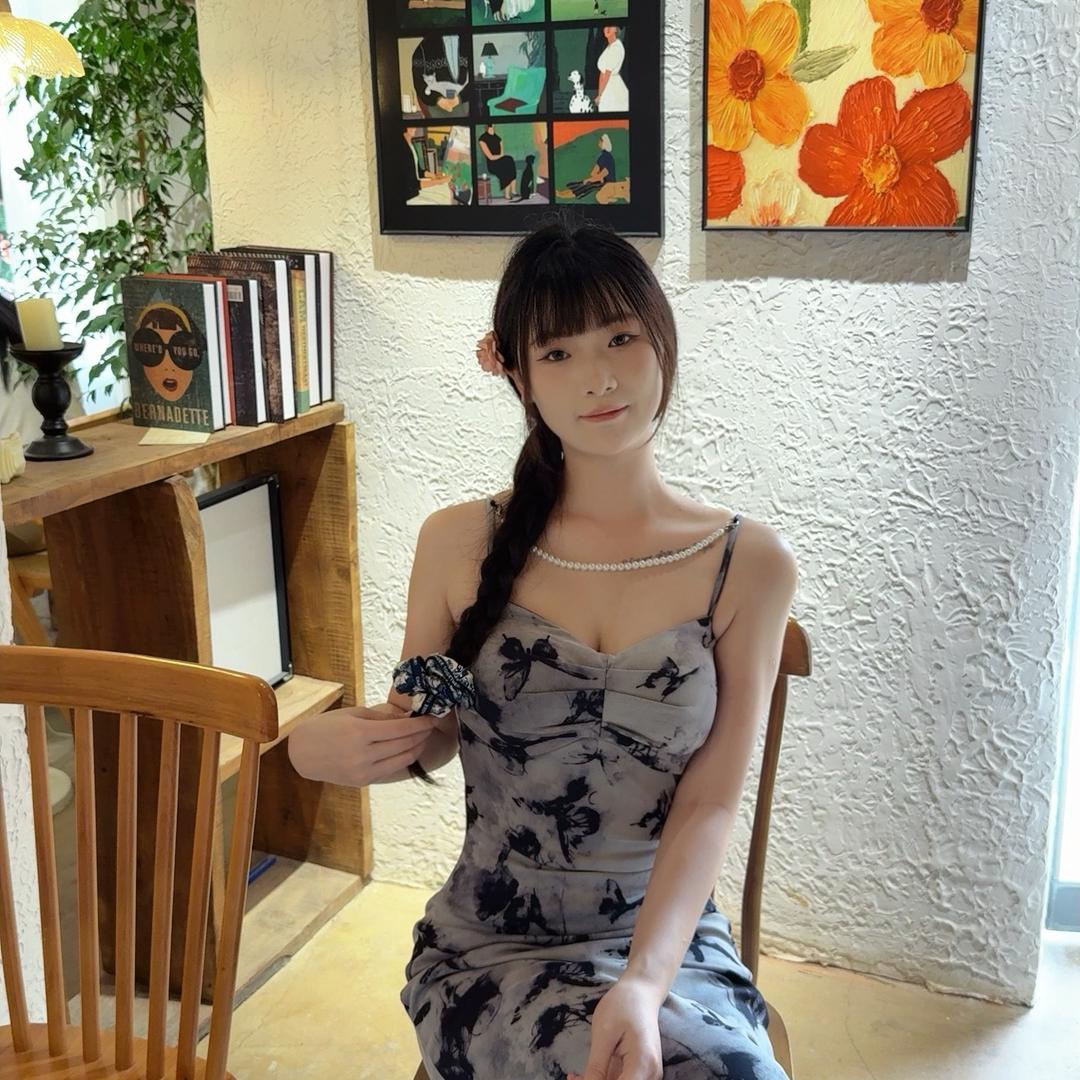 岁岁 .