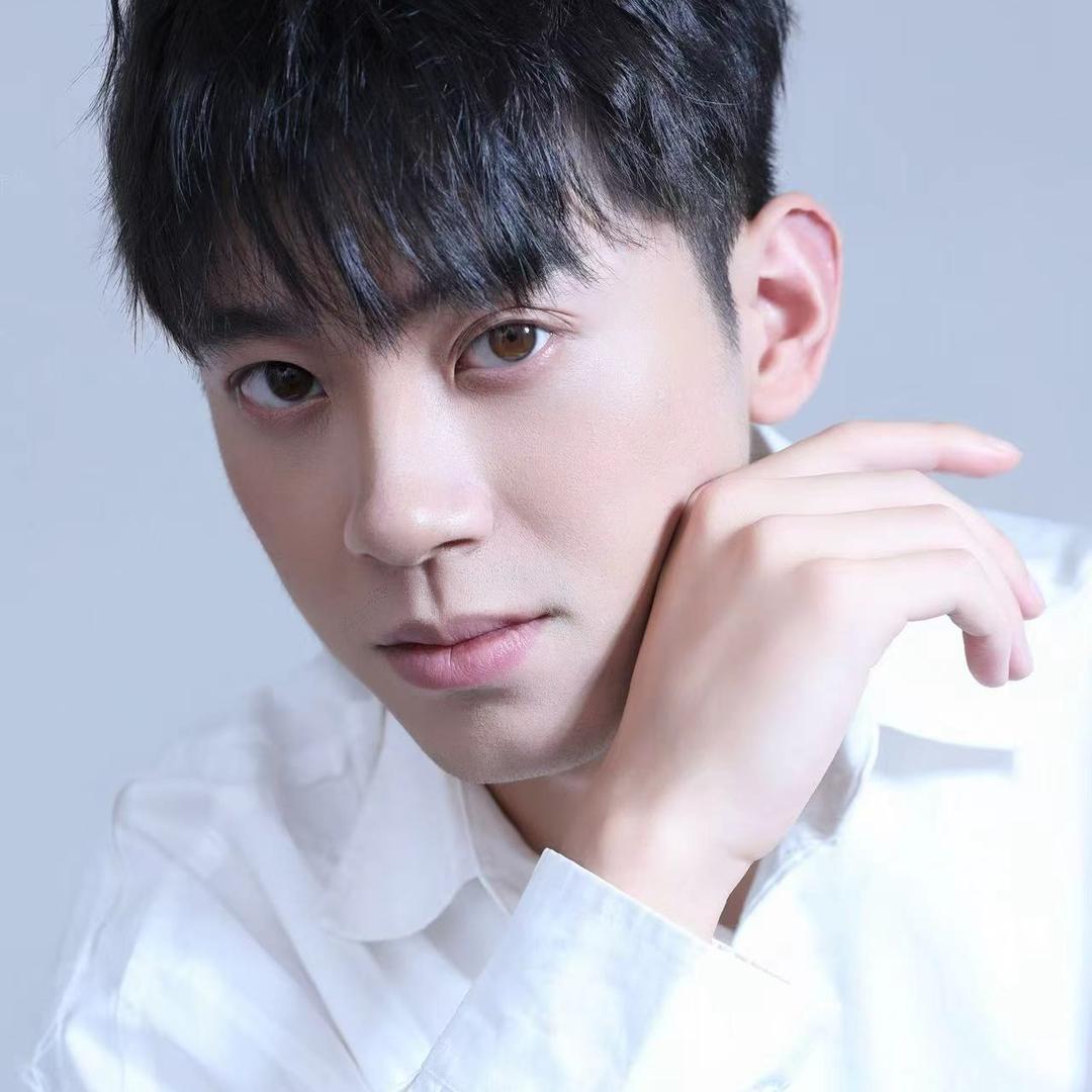 地大二羊珠宝玉石甄选