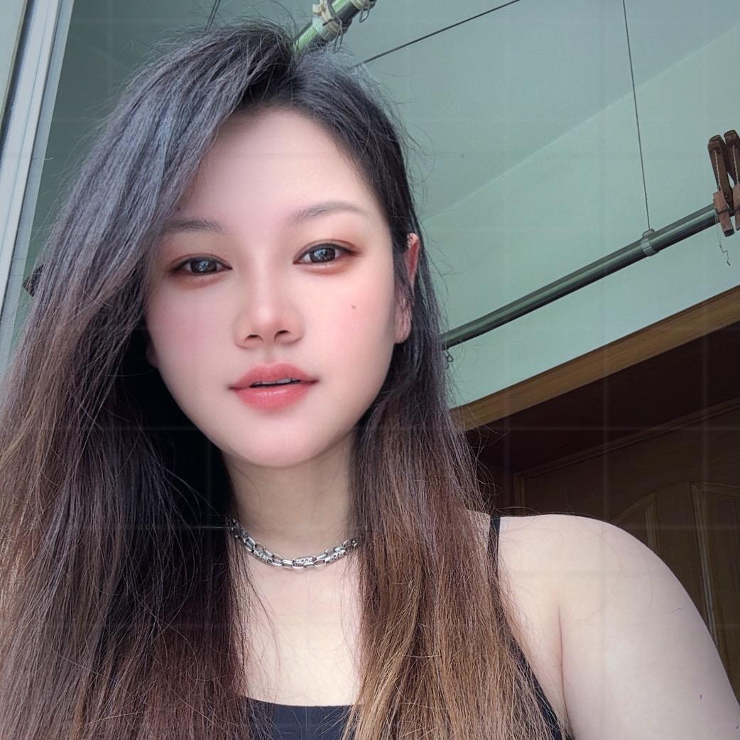 爱喝可乐的小姐姐💋